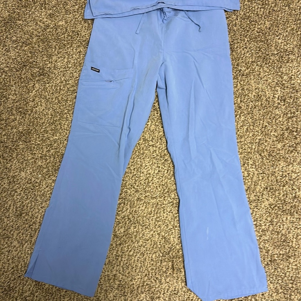 Jockey women’s scrub set light blue. Top XS (fits like medium), bottom medium
